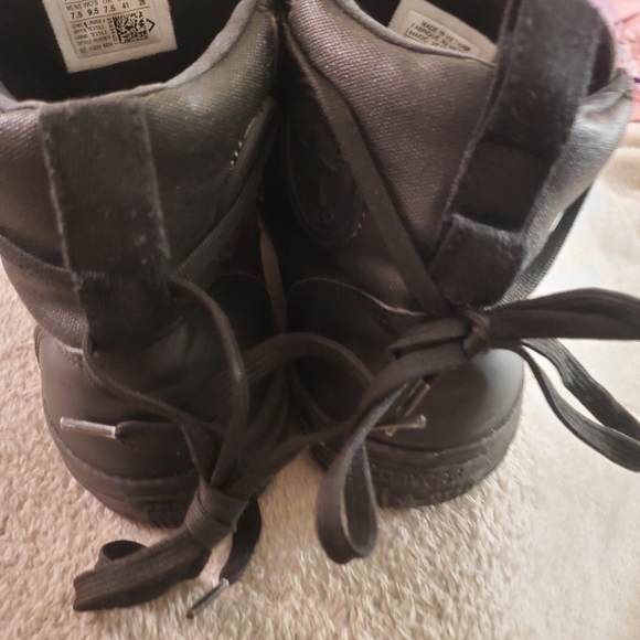 Converse - Picture 3 of 6